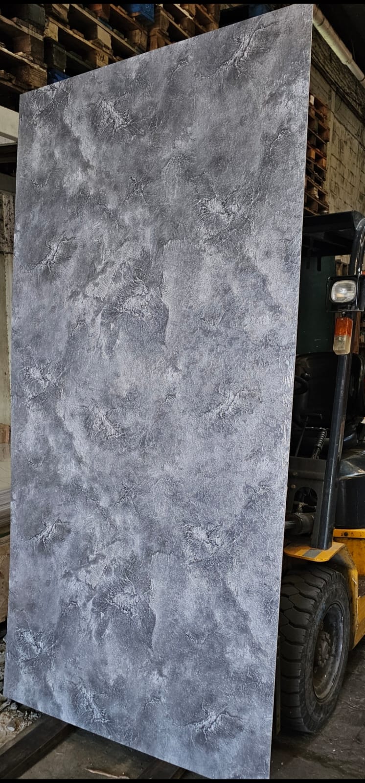 Panel SPC terminación con textura gris